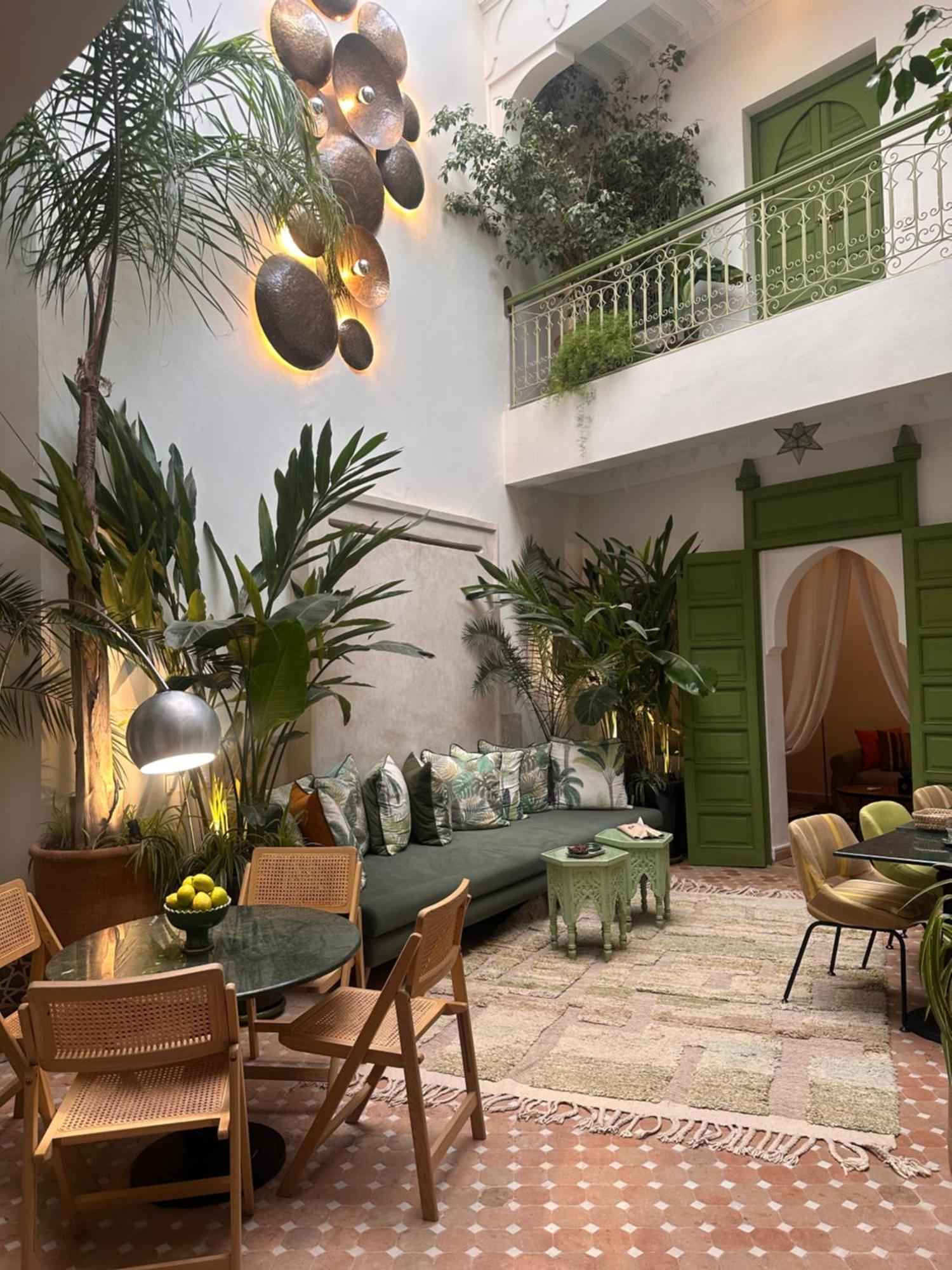 Riad Dar Adal Exclusivite 2 A 6 Personnes Petit Dejeuner Compris Place Jemaa El Fna Маракеш Екстериор снимка