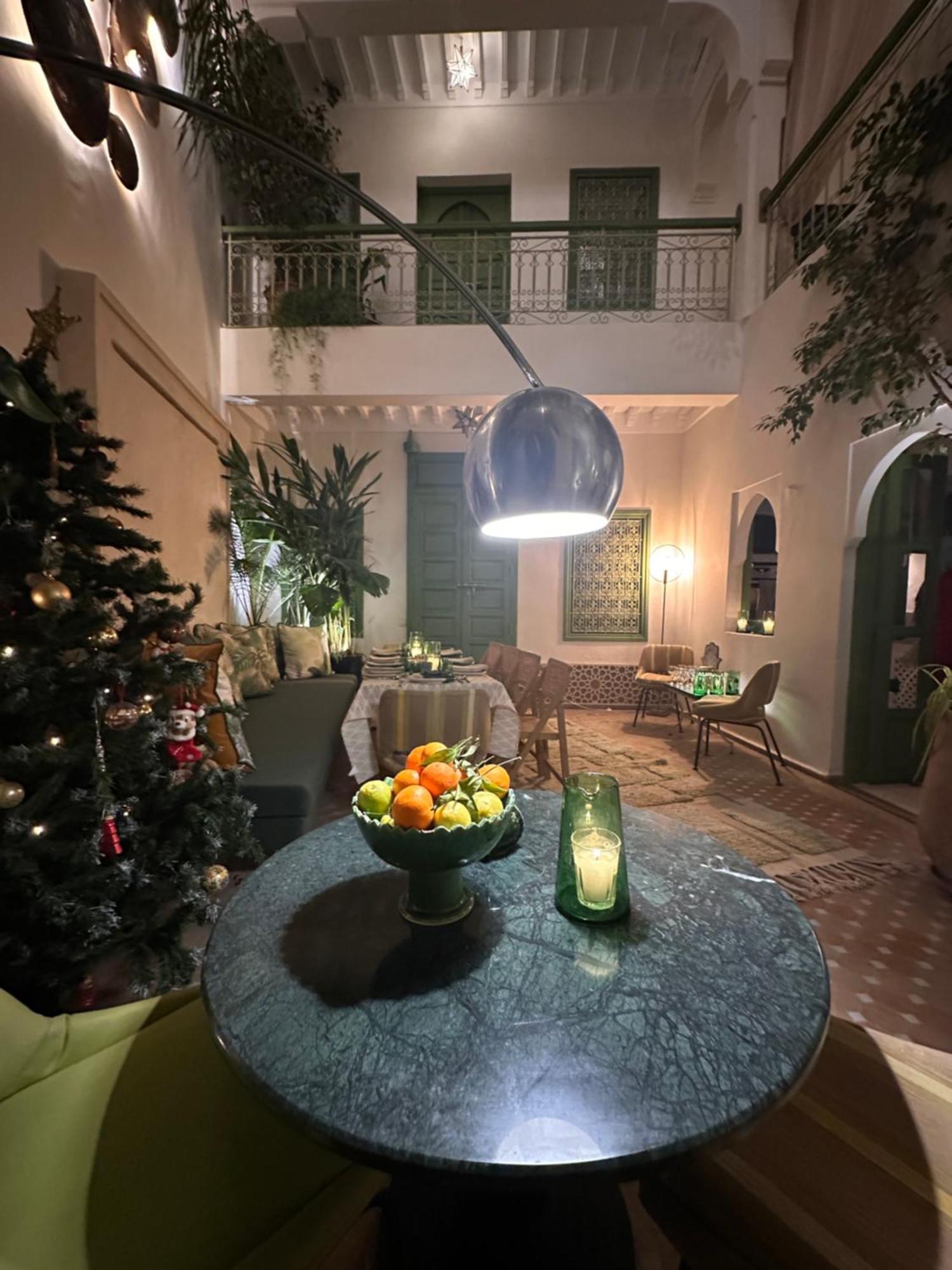 Riad Dar Adal Exclusivite 2 A 6 Personnes Petit Dejeuner Compris Place Jemaa El Fna Маракеш Екстериор снимка