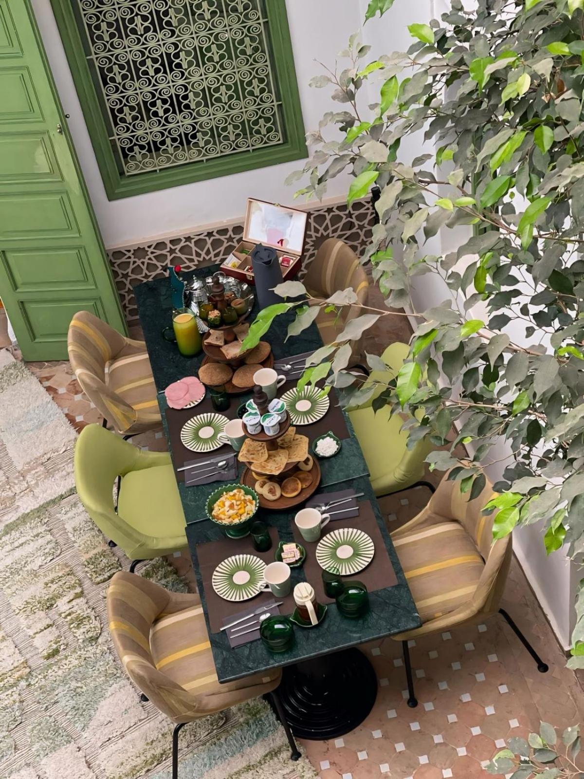 Riad Dar Adal Exclusivite 2 A 6 Personnes Petit Dejeuner Compris Place Jemaa El Fna Маракеш Екстериор снимка