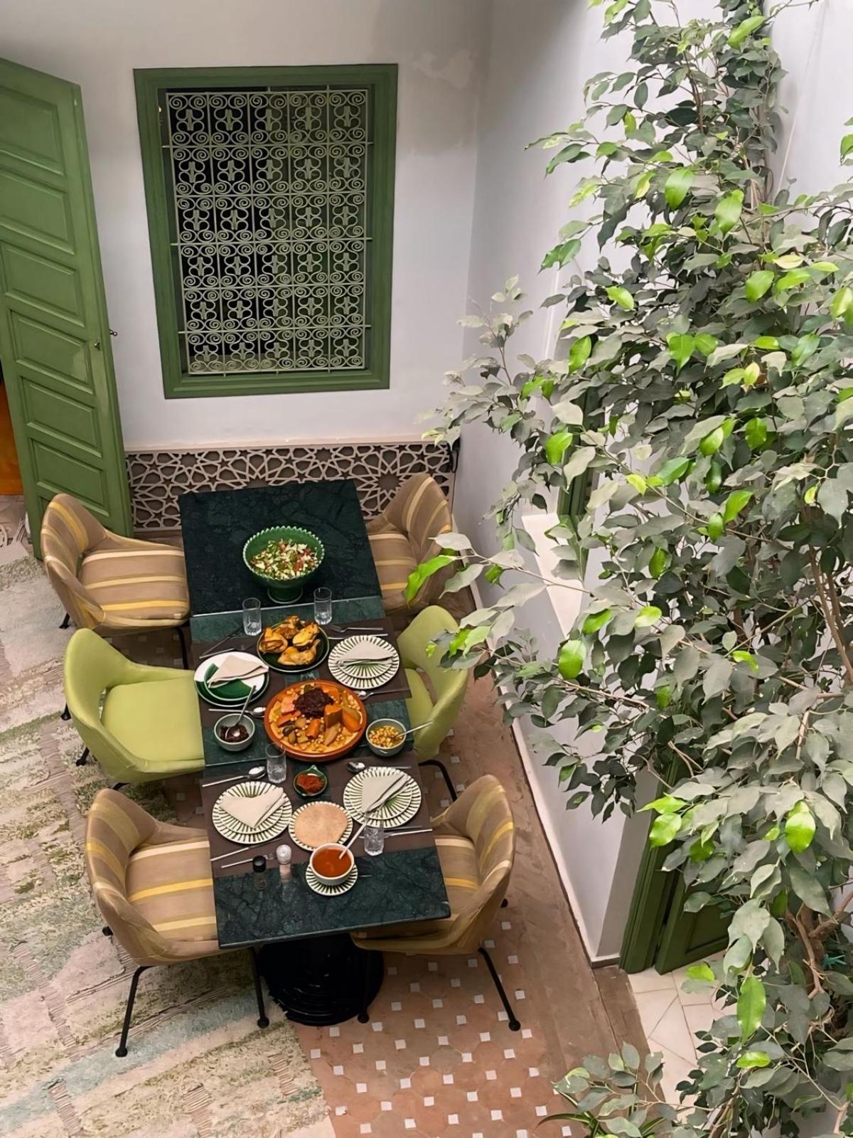 Riad Dar Adal Exclusivite 2 A 6 Personnes Petit Dejeuner Compris Place Jemaa El Fna Маракеш Екстериор снимка