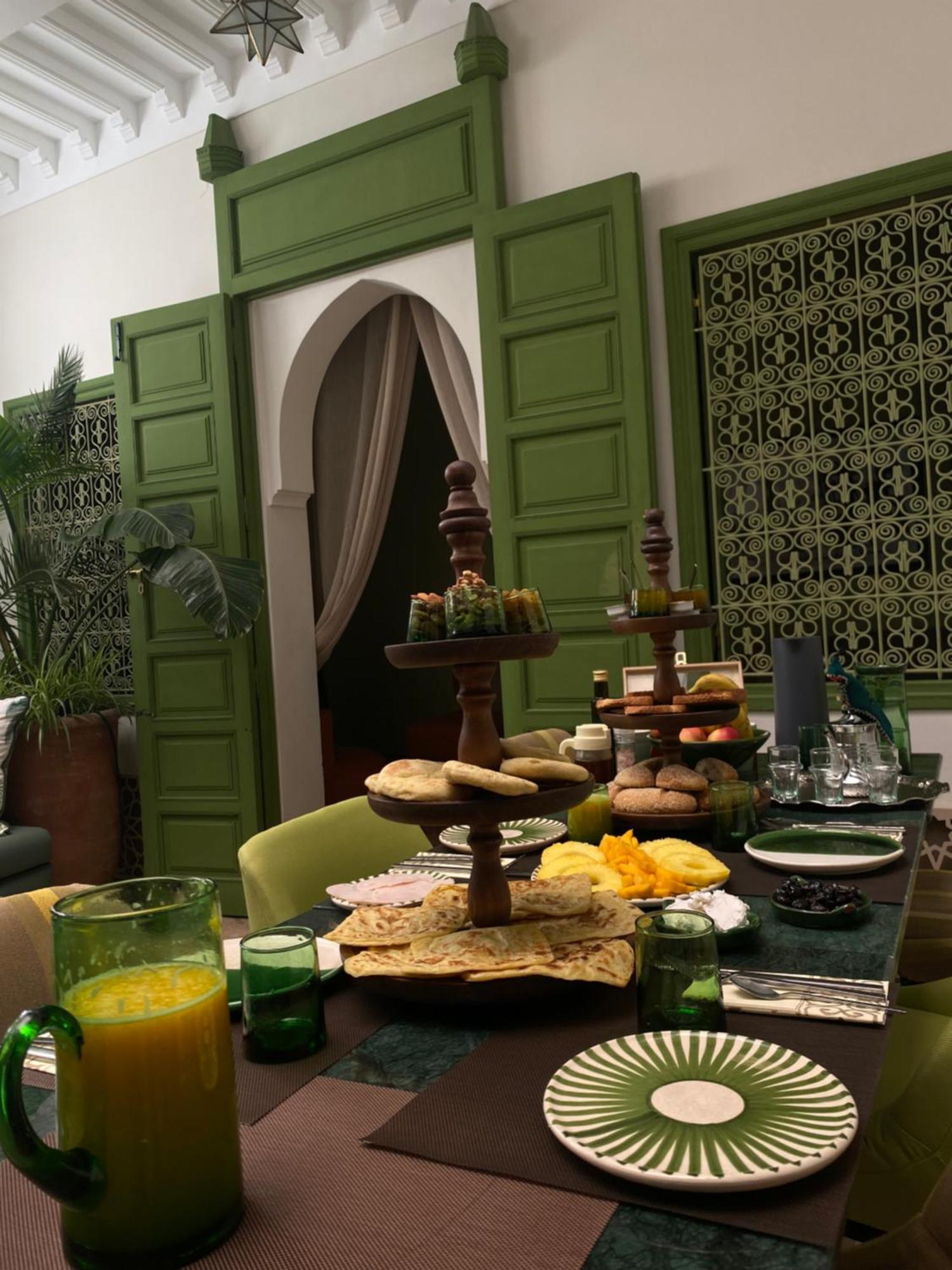 Riad Dar Adal Exclusivite 2 A 6 Personnes Petit Dejeuner Compris Place Jemaa El Fna Маракеш Екстериор снимка